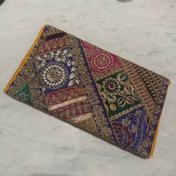 Embroidered Multicolor Clutch - Picture 2 of 6